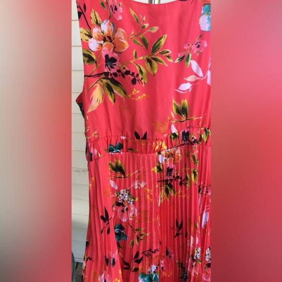 Pretty in Peach- Floral Print Dress By Liz Claiborne Sz 12p - Picture 8 of 8